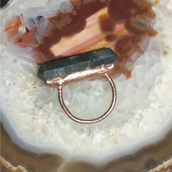 Sale! 'Ceremony' Size 7 DT Labradorite Ring - Picture 3 of 6